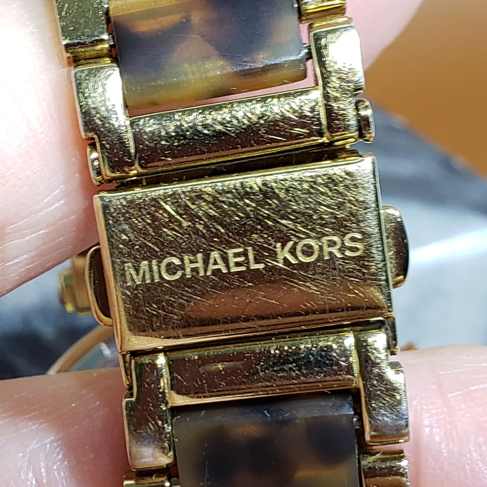 Michael Kors- mk5688 Parker gold tone tortoise shell acetate, great condition. - Picture 11 of 12